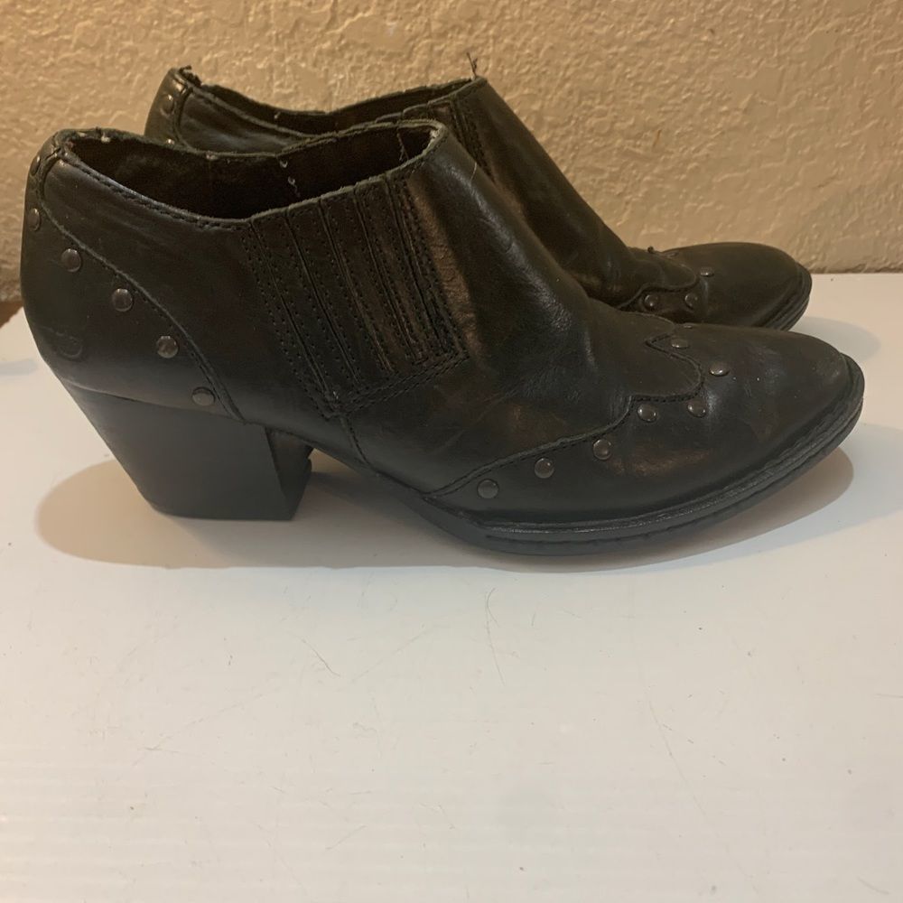 Born Women’s Black Leather Slip On Heeled Cowboy Booties Size 8